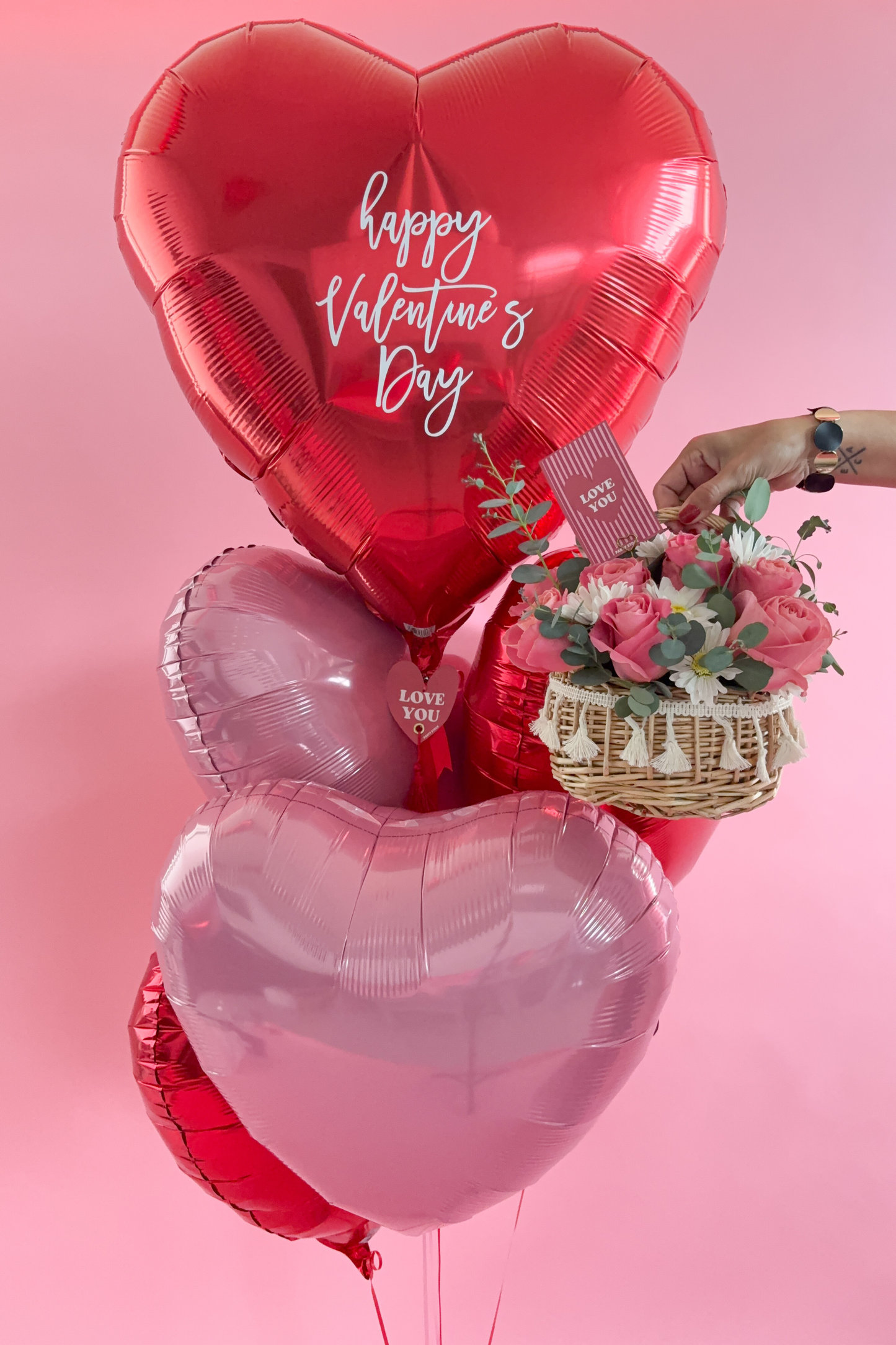 Bundle Big Heart Happy Valentine's + Flowers