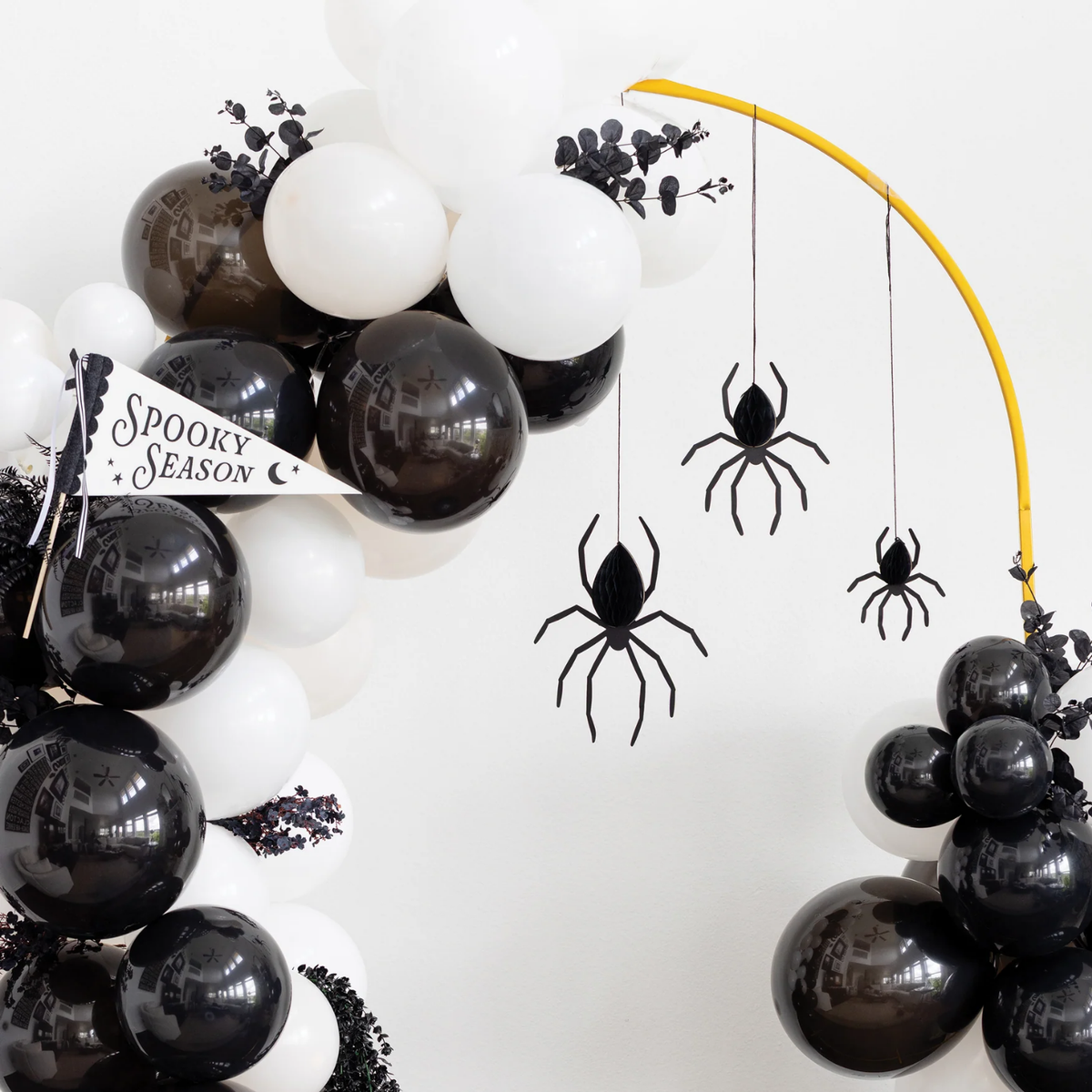 Hanging Spiders Honeycomb Banner