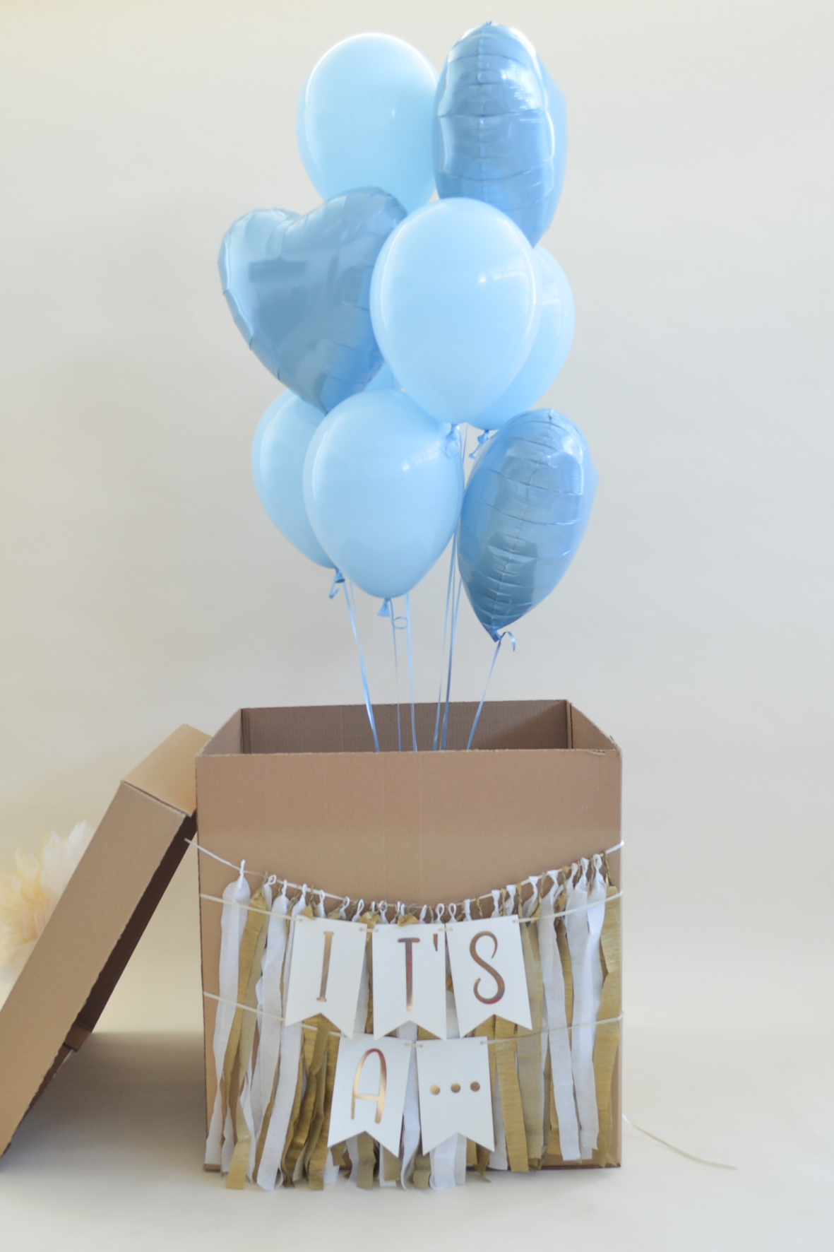 Caja Gender Reveal Grande + Látex y Corazones