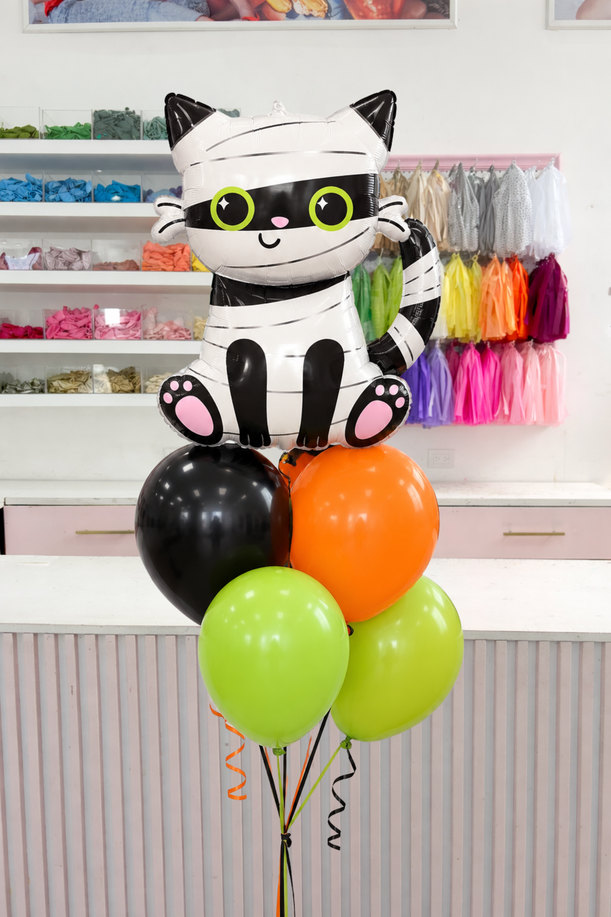 RAMILLETE GLOBOS HALLOWEEN GATO MOMIA
