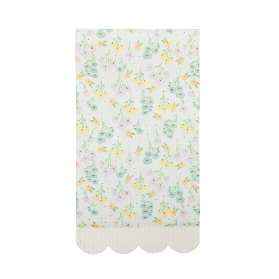 Spring Floral Scallop Fringe Napkin